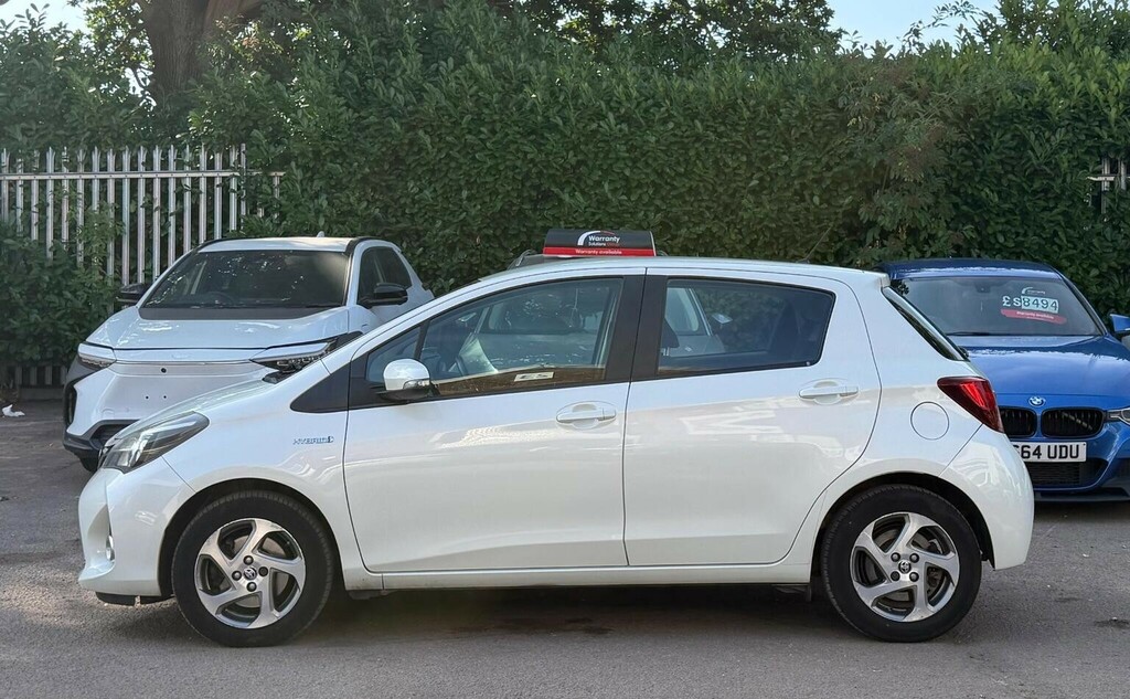 Toyota Yaris Hatchback 1.5 Vvt-h Icon E-cvt Euro 6 201564 KE64DXZ White #4
