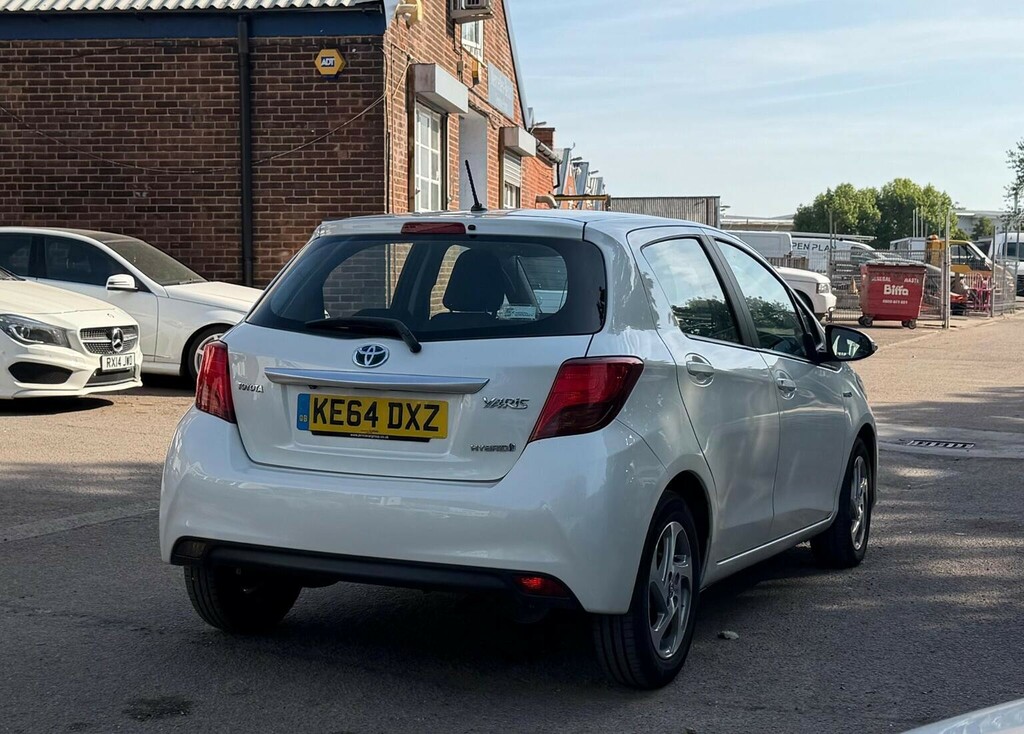 Toyota Yaris Hatchback 1.5 Vvt-h Icon E-cvt Euro 6 201564 KE64DXZ White #6