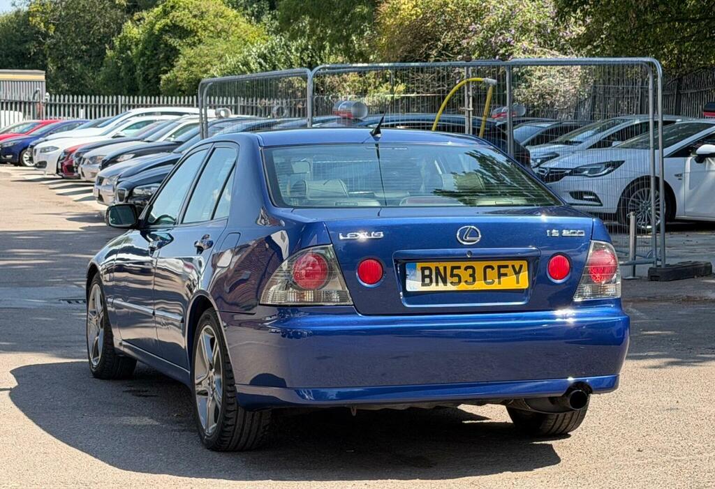 Lexus IS 2.0 200 Se Blue #6