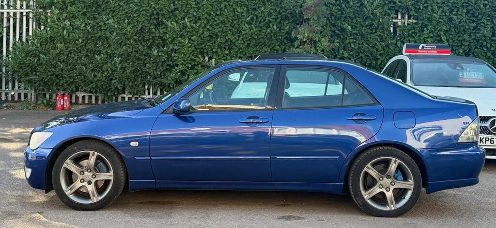 Lexus IS 2.0 200 Se Blue #5