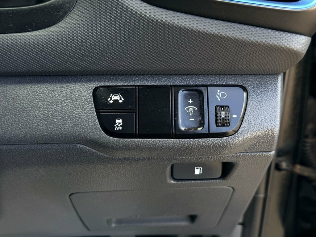 Hyundai Ioniq Hatchback Blue #28