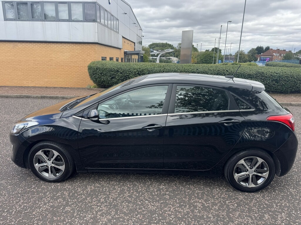 Hyundai I30 1.6 Crdi Blue Drive Se Nav Black #3