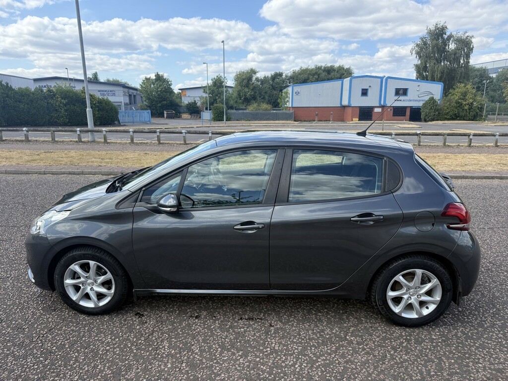 Peugeot 208 1.2 Puretech Active Grey #3