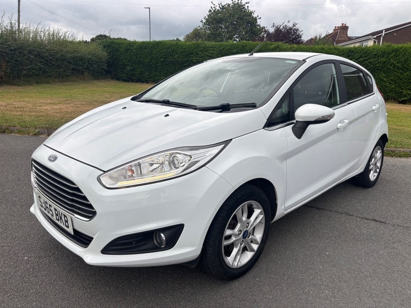 Ford Fiesta Zetec White #2