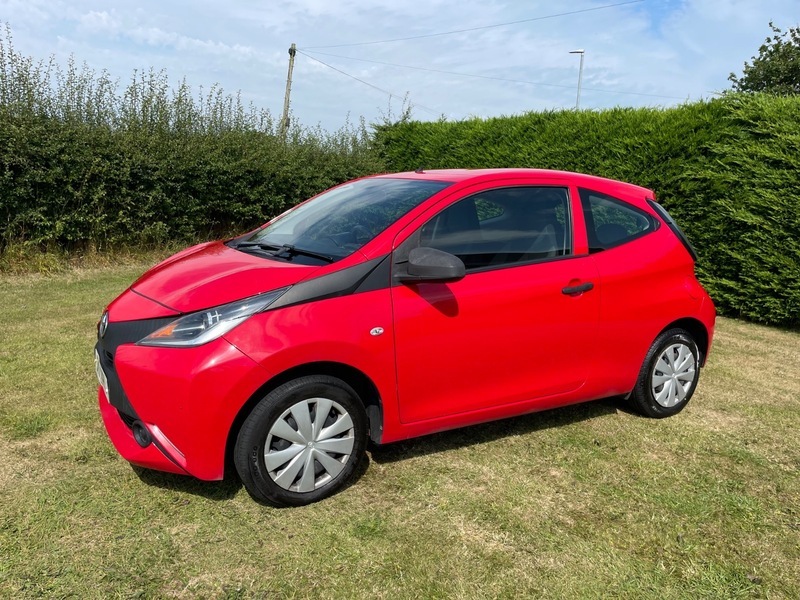 Toyota Aygo Vvt-i X Red #2