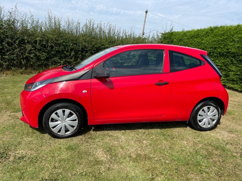 Toyota Aygo Vvt-i X Red #3