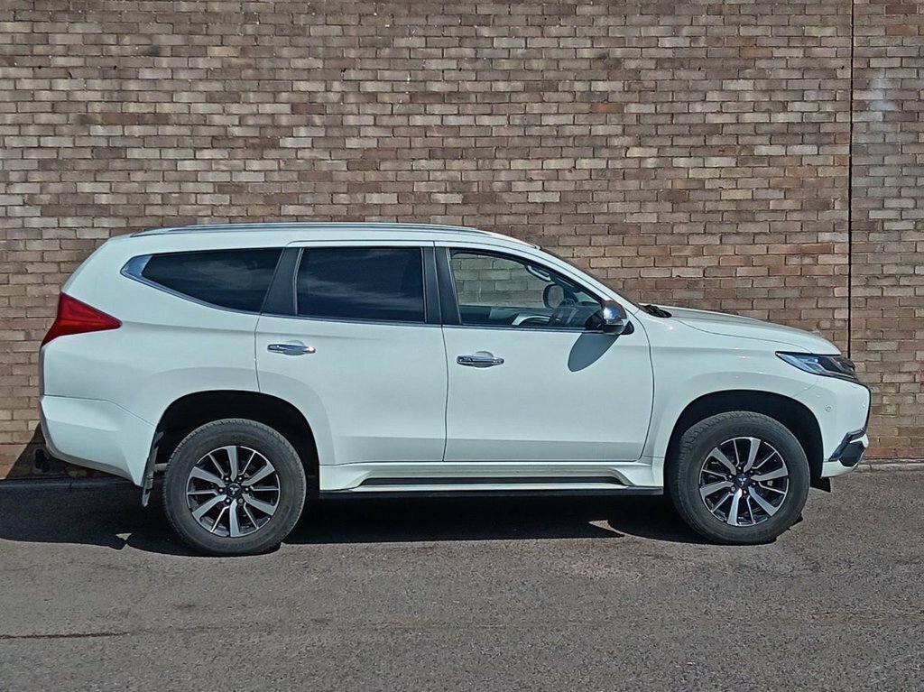 Mitsubishi Shogun Sport 2.4L 4 White #3