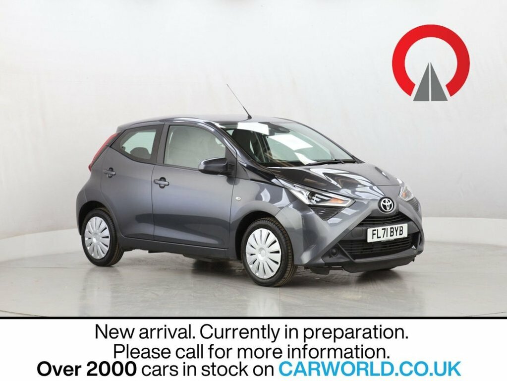 Toyota Aygo 1L X-play FL71BYB Grey