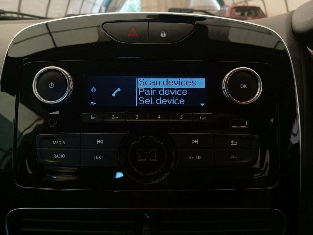 Renault Clio Clio Play Tce White #4