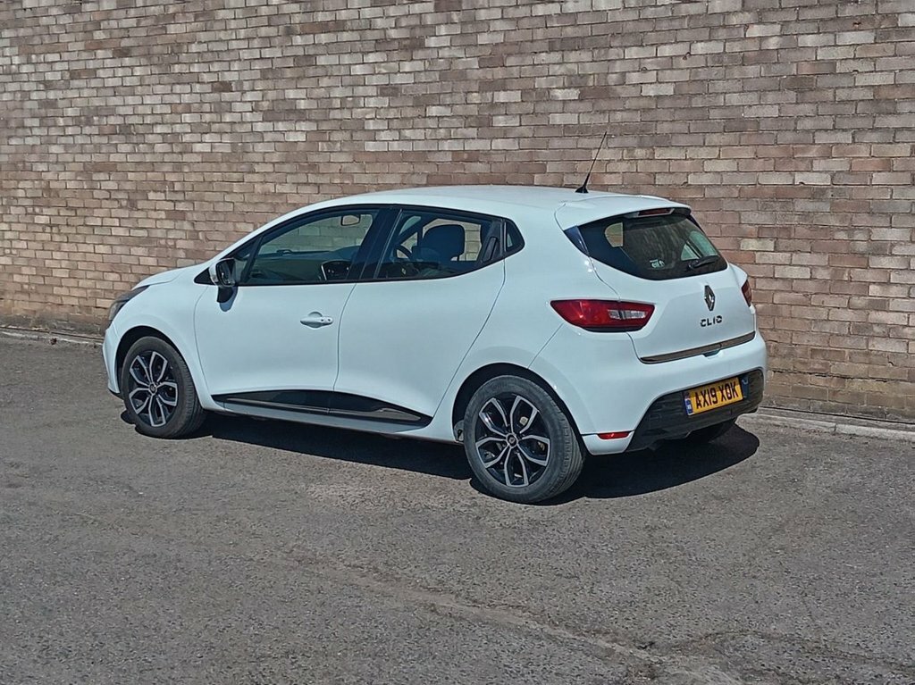 Renault Clio Clio Play Tce White #2