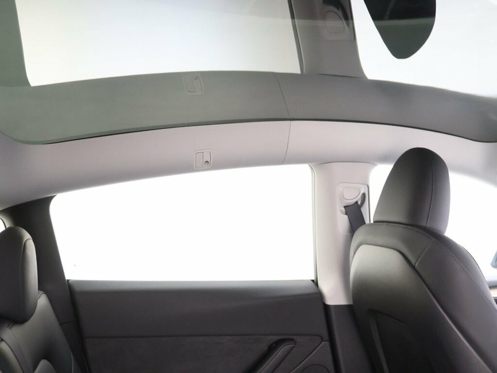 Tesla Model Y Suv AK72YTZ White #2