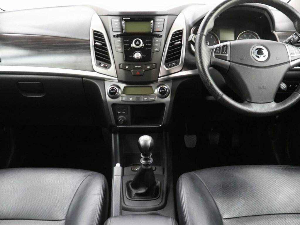 SsangYong Korando 2.0D Elx4 4Wd Euro 5 White #13