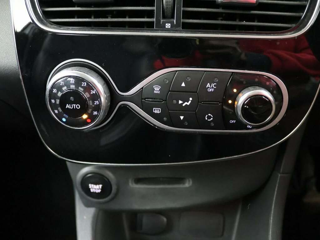 Renault Clio 0.9 Tce Signature Nav Euro 6 Ss Red #11