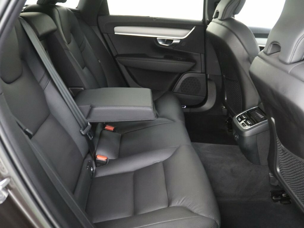 Volvo V90 Cross Country Plus Black #21