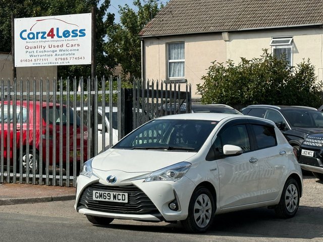 Toyota Yaris 1.5 Vvt-h Excel Hatchback Hybrid E-cvt GM69WCD White #3