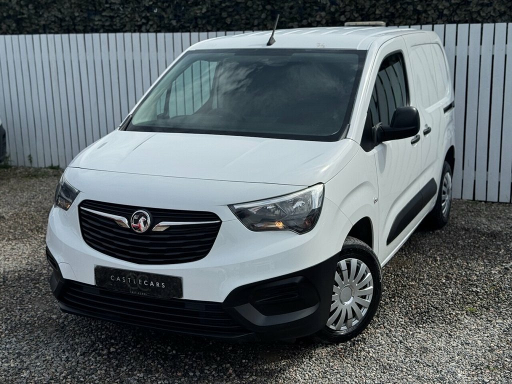 Vauxhall Combo 1.6L Edition BK69CGZ White #3