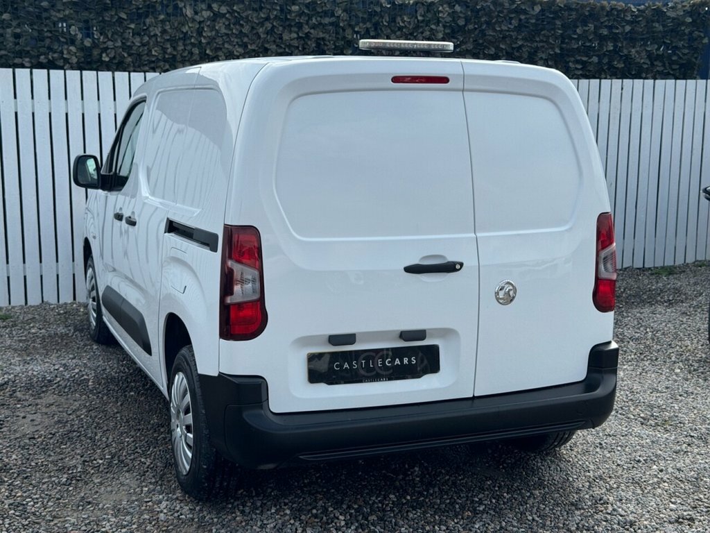 Vauxhall Combo 1.6L Edition BK69CGZ White #4