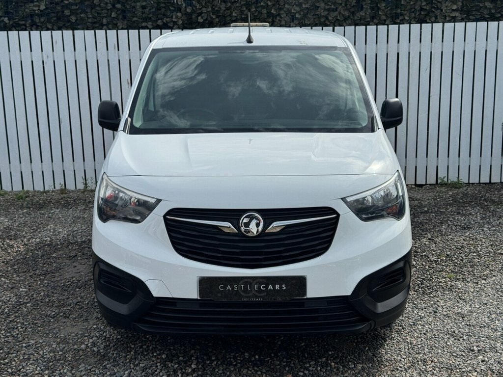 Vauxhall Combo 1.6L Edition BK69CGZ White #2