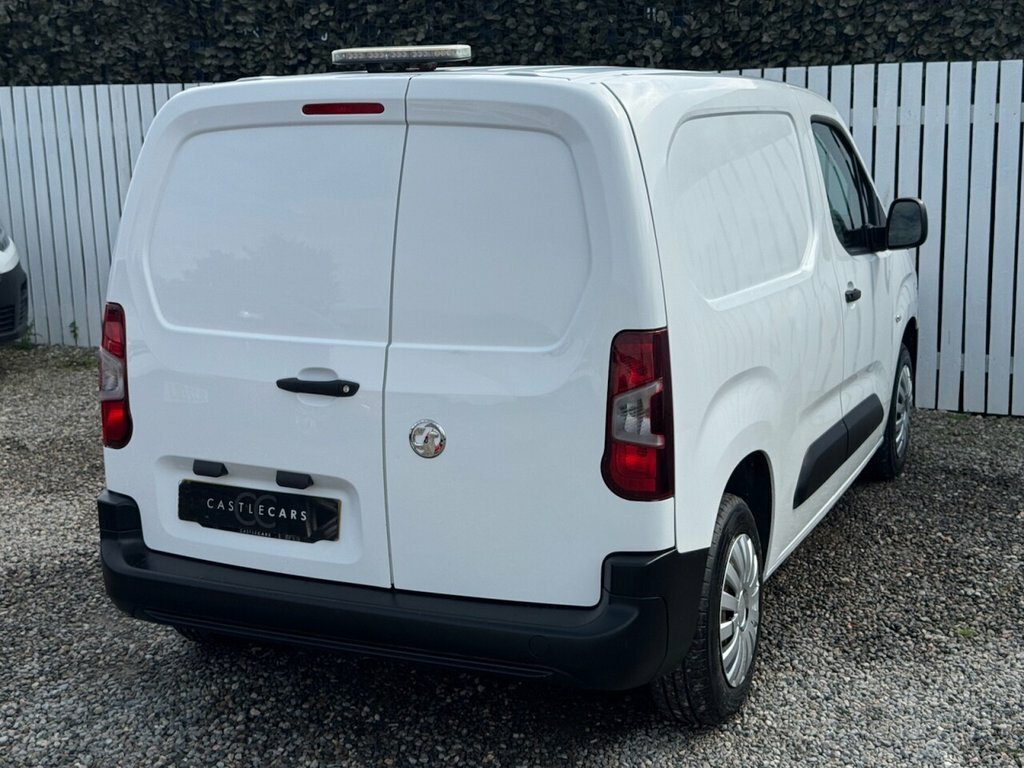 Vauxhall Combo 1.6L Edition BK69CGZ White #6