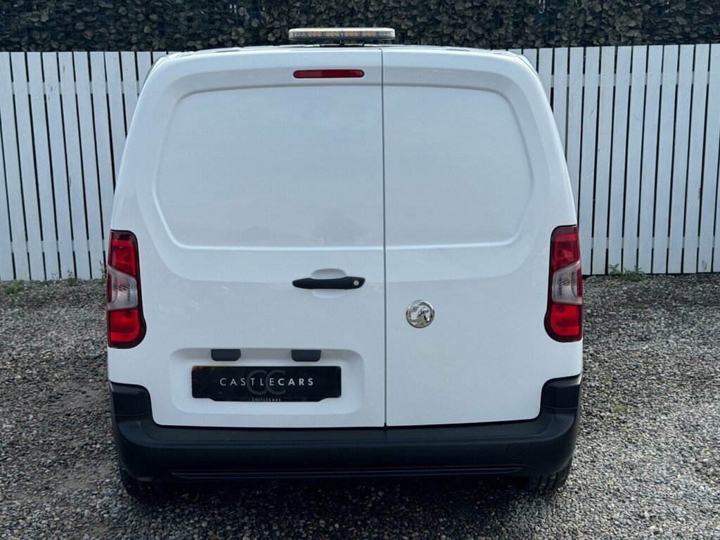 Vauxhall Combo 1.6L Edition BK69CGZ White #5