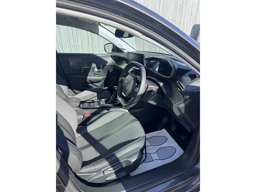 Peugeot 208 Puretech Allure Premium Grey