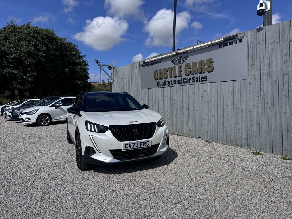 Peugeot 2008 Puretech Gt White #2
