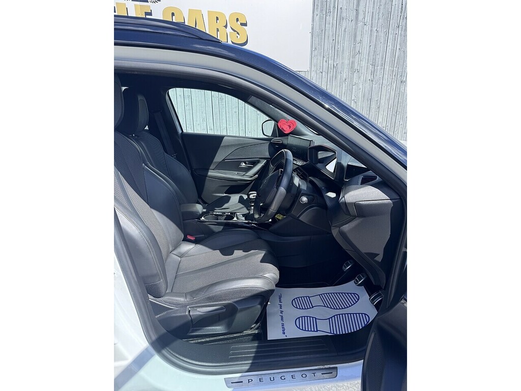 Peugeot 2008 Puretech Gt White