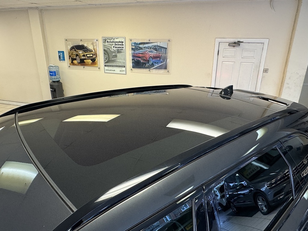 Land Rover Range Rover Velar P300 R-dynamic Se U6334 Ulez Grey #2