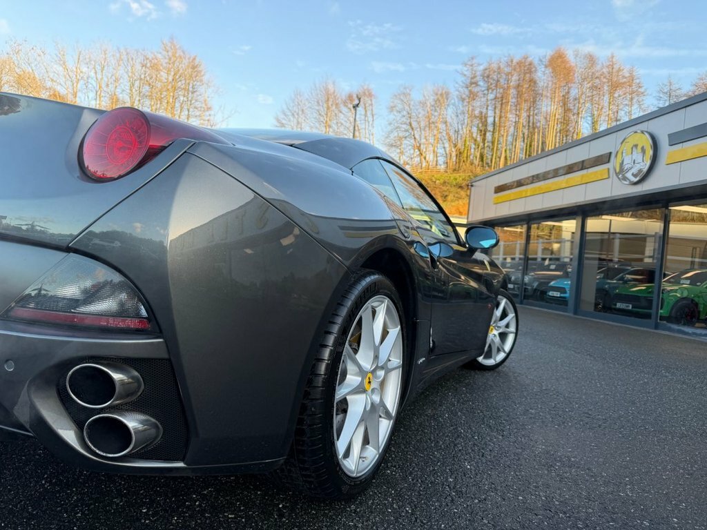 Ferrari California California 22 Red #32