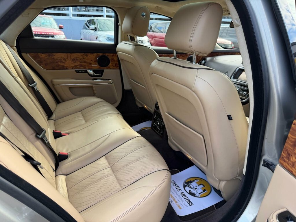 Jaguar XJ Saloon 3.0D V6 Portfolio Euro 5 201060 #23