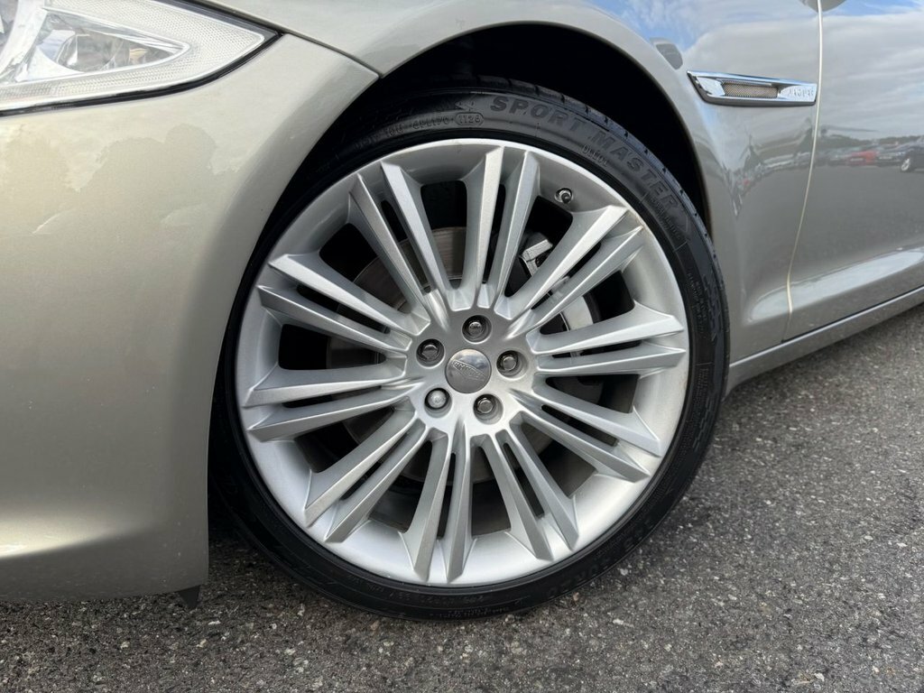 Jaguar XJ Saloon 3.0D V6 Portfolio Euro 5 201060 #28