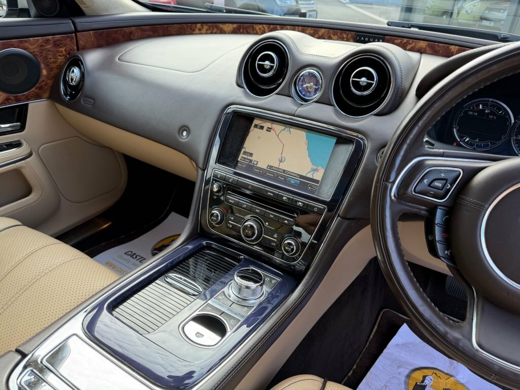 Jaguar XJ Saloon 3.0D V6 Portfolio Euro 5 201060 #13