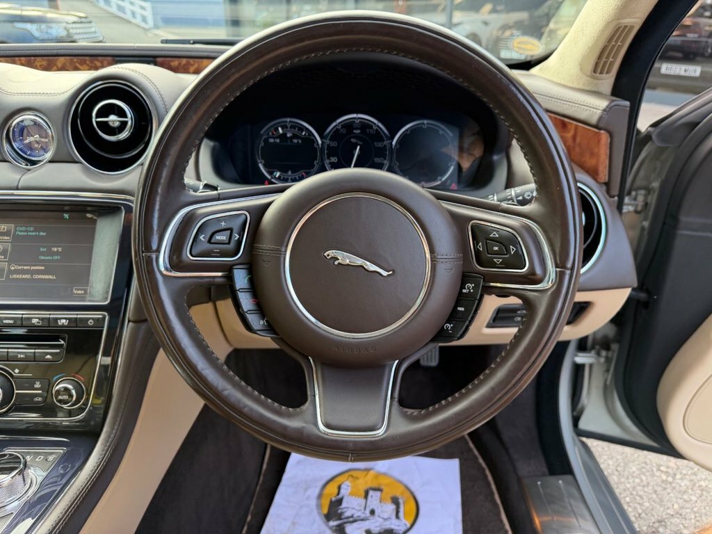 Jaguar XJ Saloon 3.0D V6 Portfolio Euro 5 201060 #12