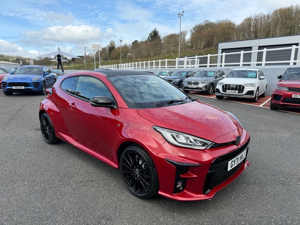 Toyota Yaris 1.6L Gr Convenience Red