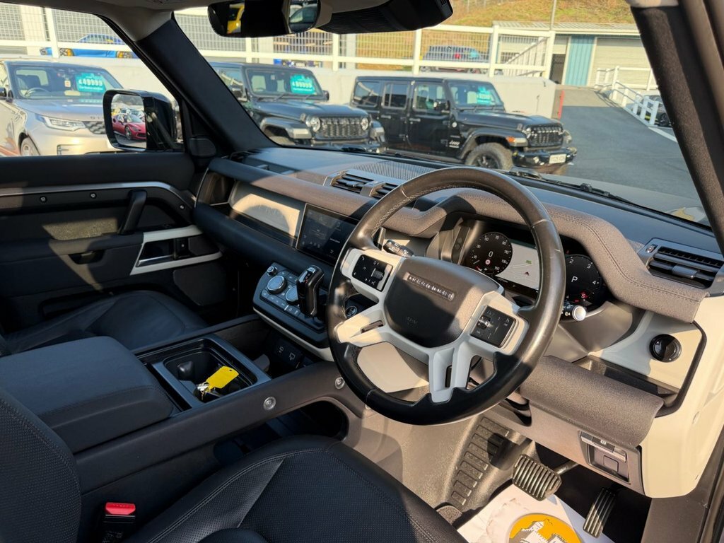 Land Rover Defender 110 3L Se Grey #5
