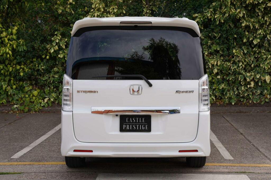 Honda StepWagon 2.0 Spada Z Inter Navi Selection 8 Seats IMP712 White #6