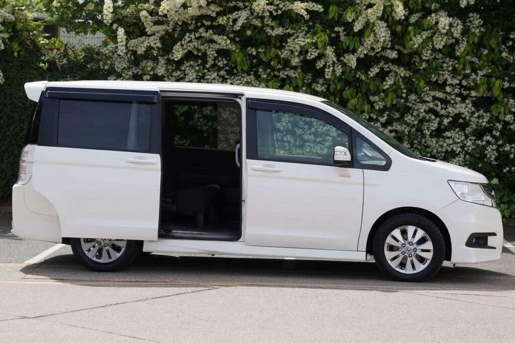 Honda StepWagon Mpv 2.0 Spada Z 8 Seats 201111 White #3