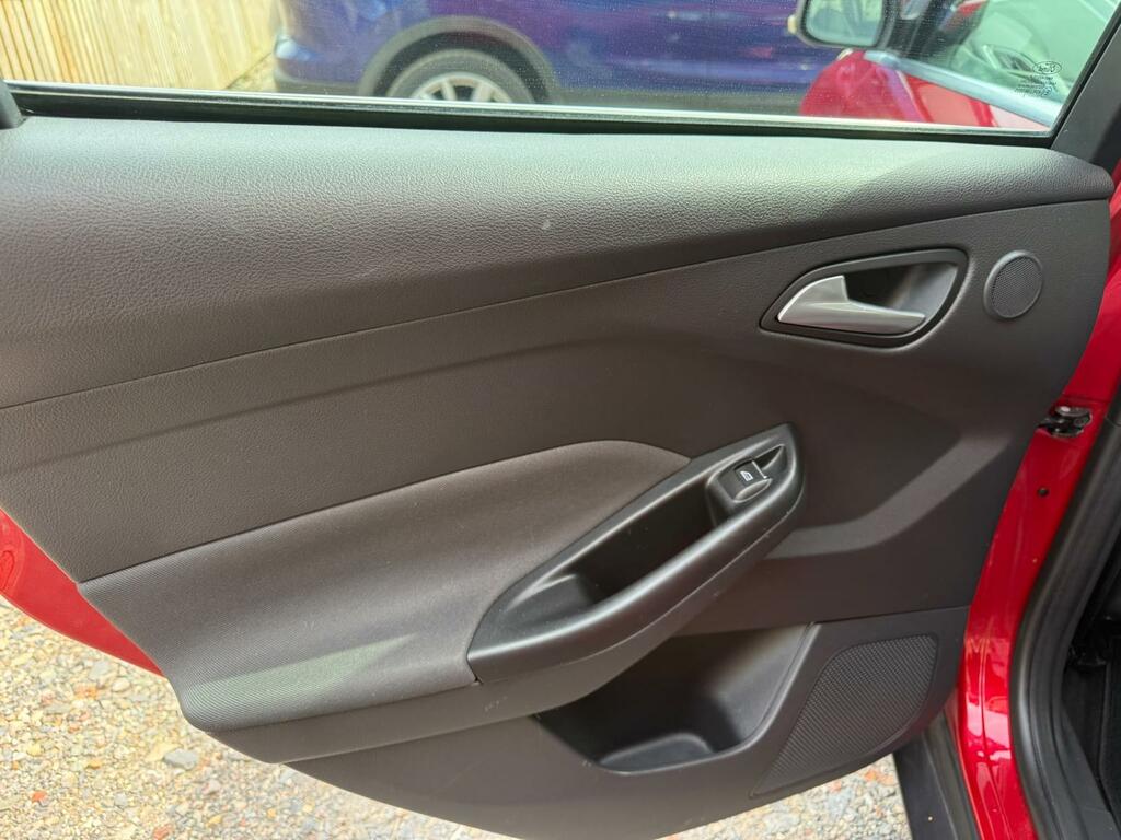 Ford Focus 1.6 Tdci Titanium Estate Euro 5 Grey #22