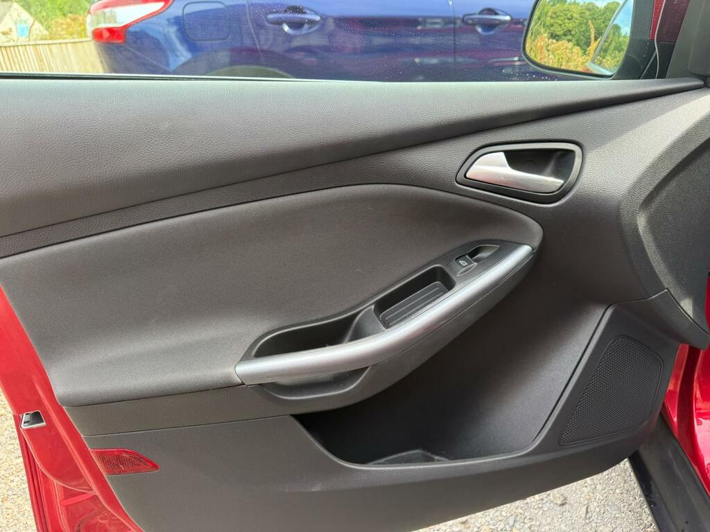 Ford Focus 1.6 Tdci Titanium Estate Euro 5 Grey #20