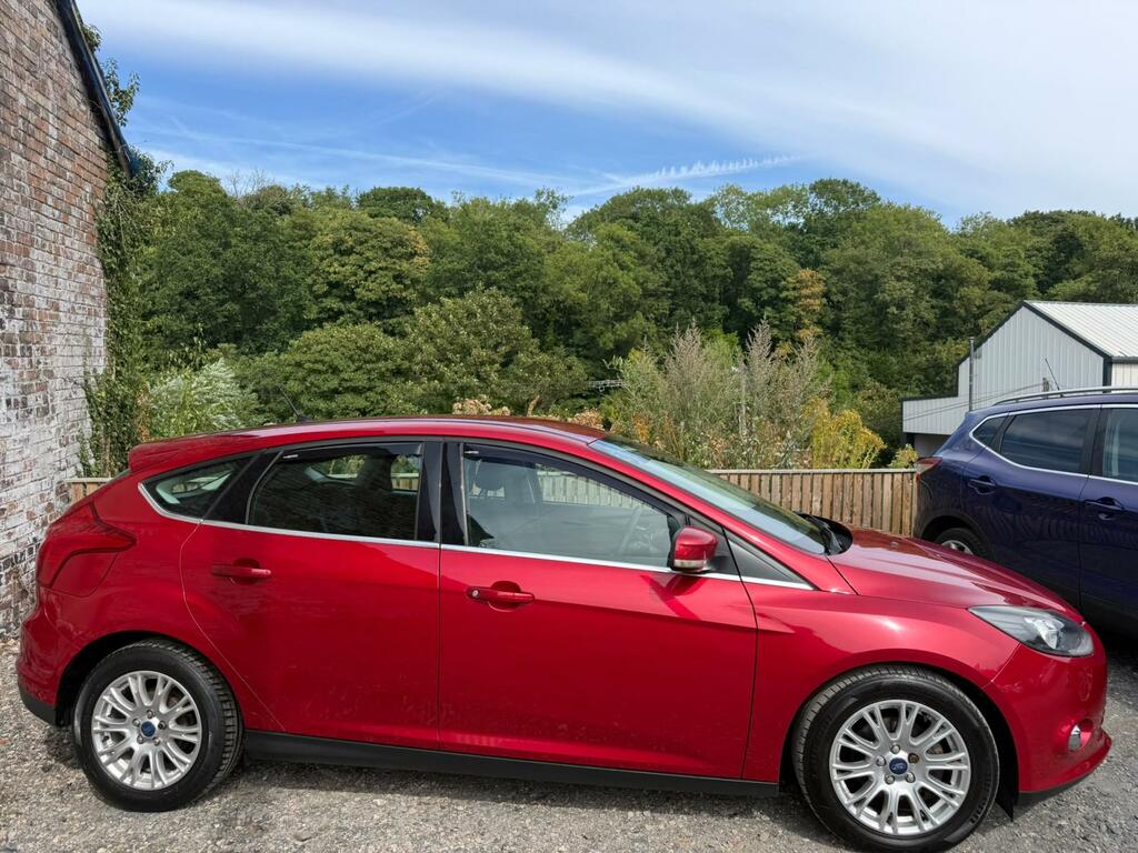 Ford Focus Titanium Red #6