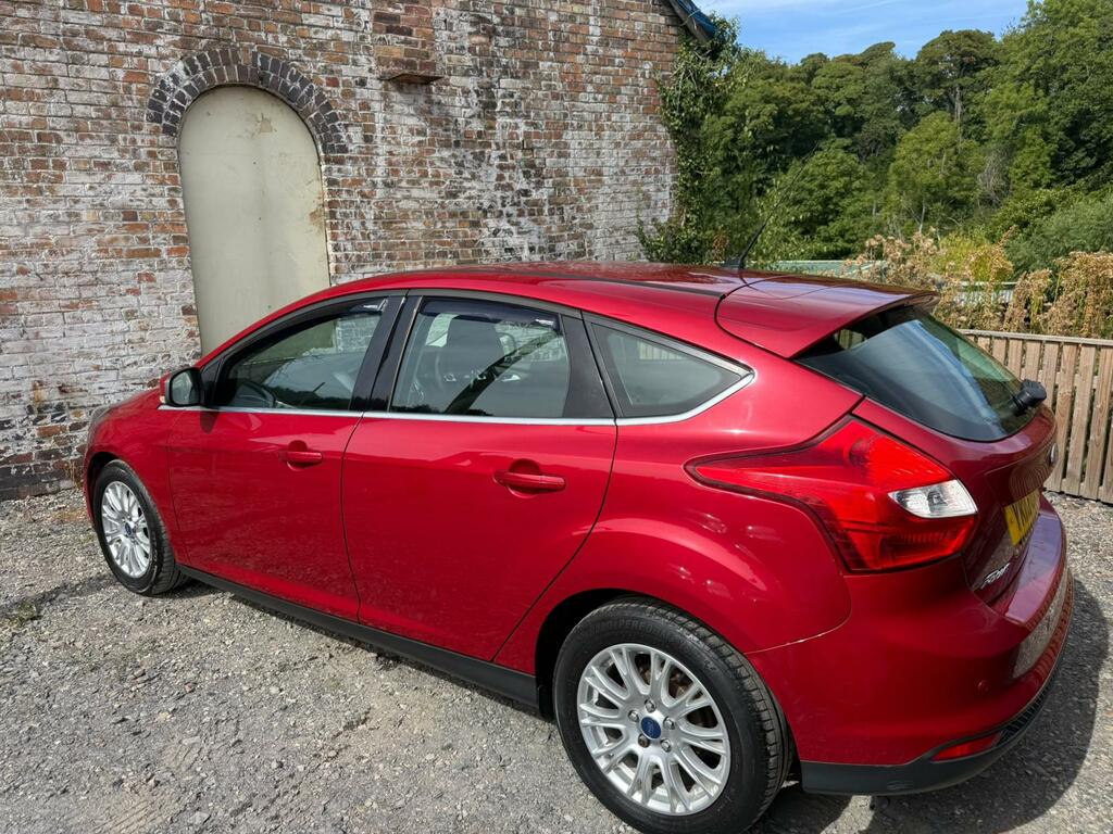 Ford Focus Titanium Red #4