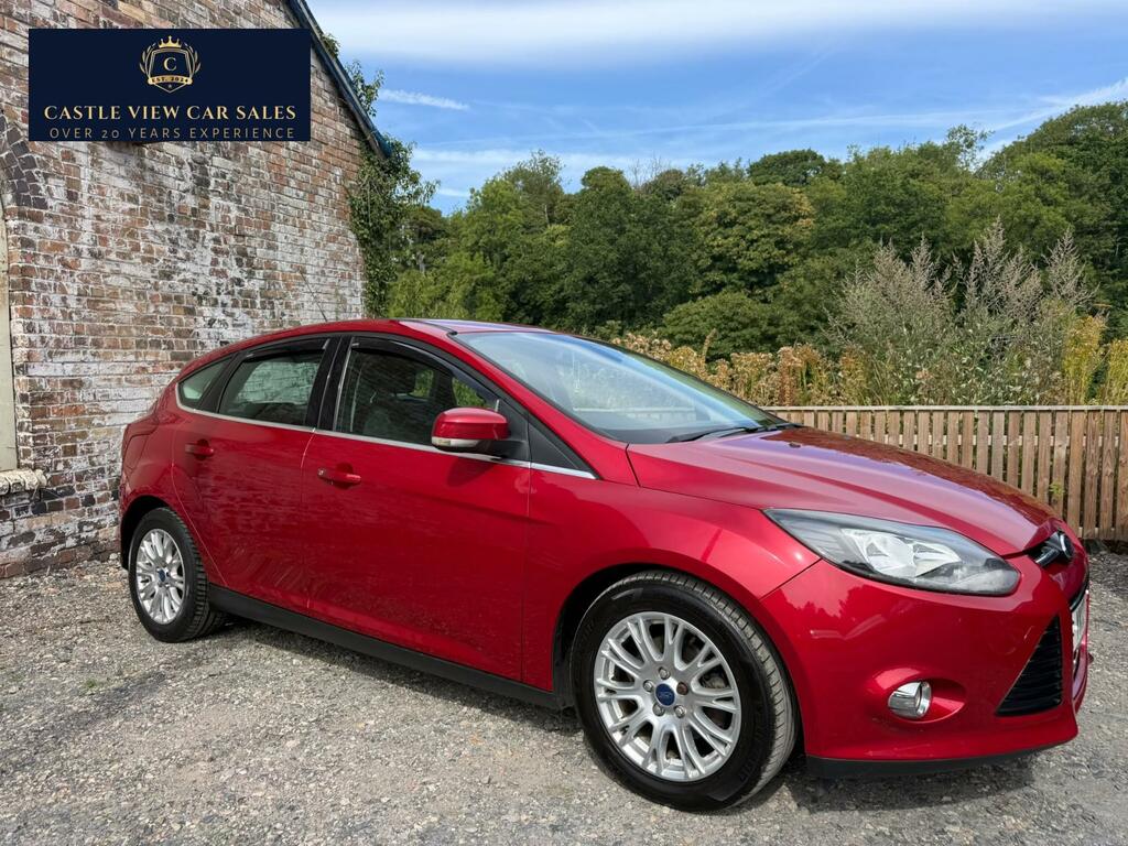 Ford Focus Titanium Red