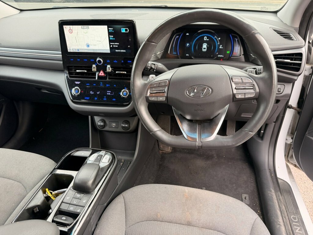 Hyundai Ioniq Premium White #4