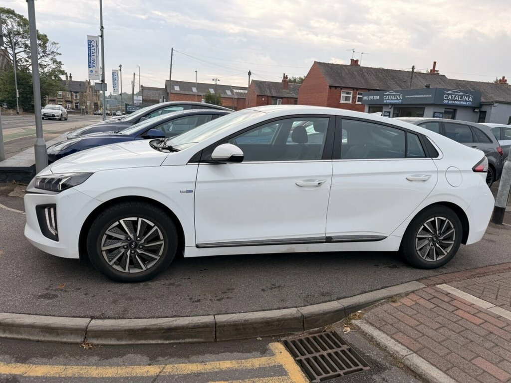 Hyundai Ioniq Premium White #5