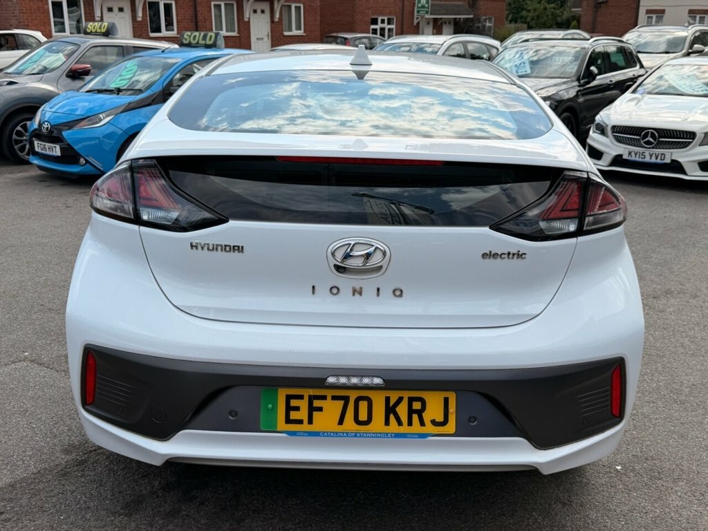 Hyundai Ioniq Premium White #4