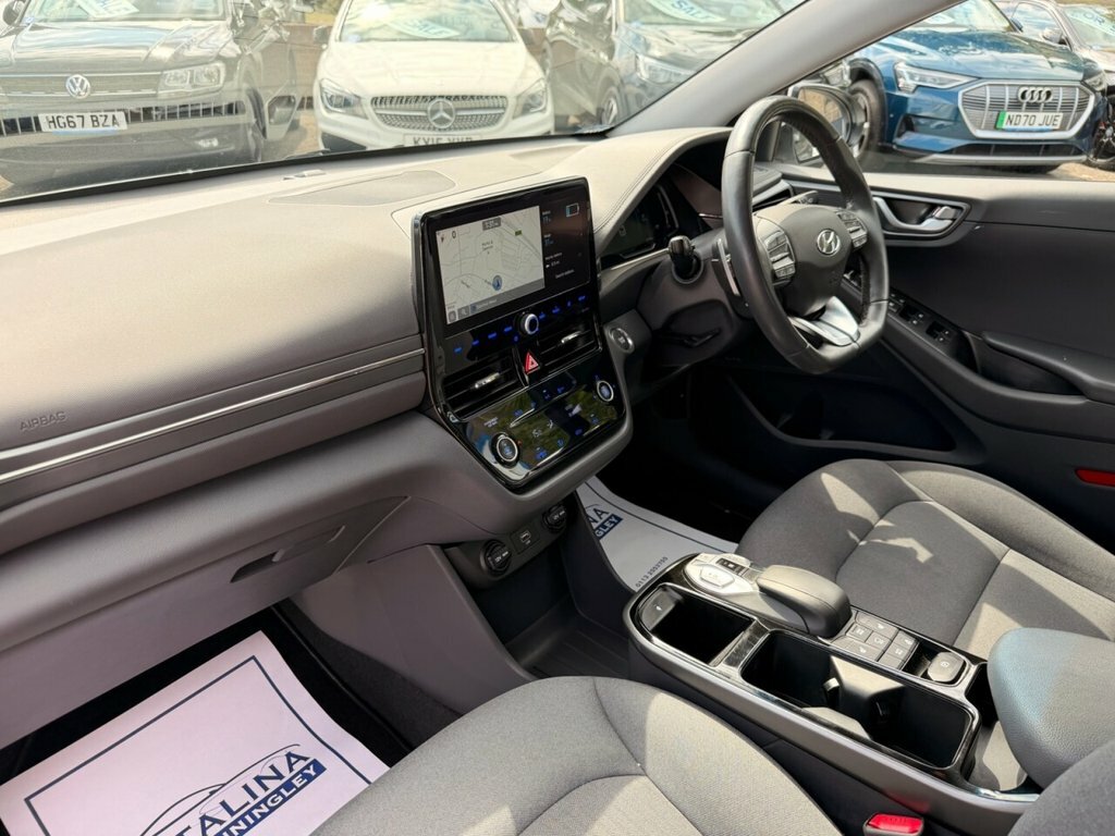 Hyundai Ioniq Premium White #5