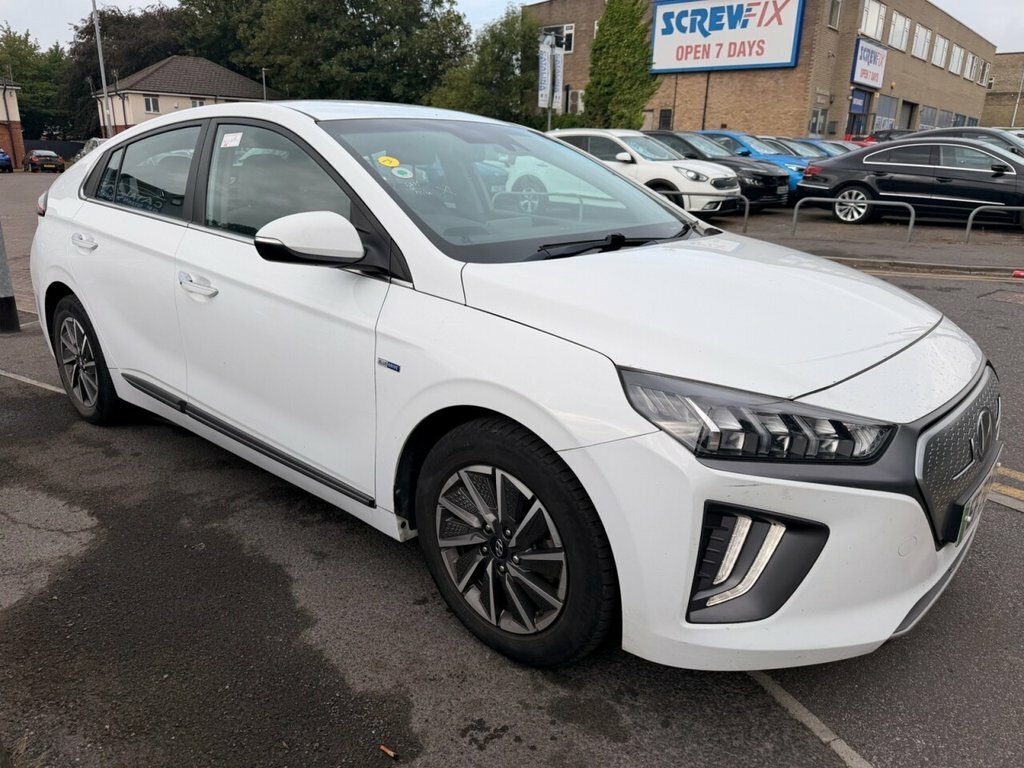 Hyundai Ioniq Premium White #3