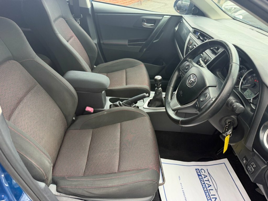 Toyota Auris Excel Vvt-i Only 8,250  #26