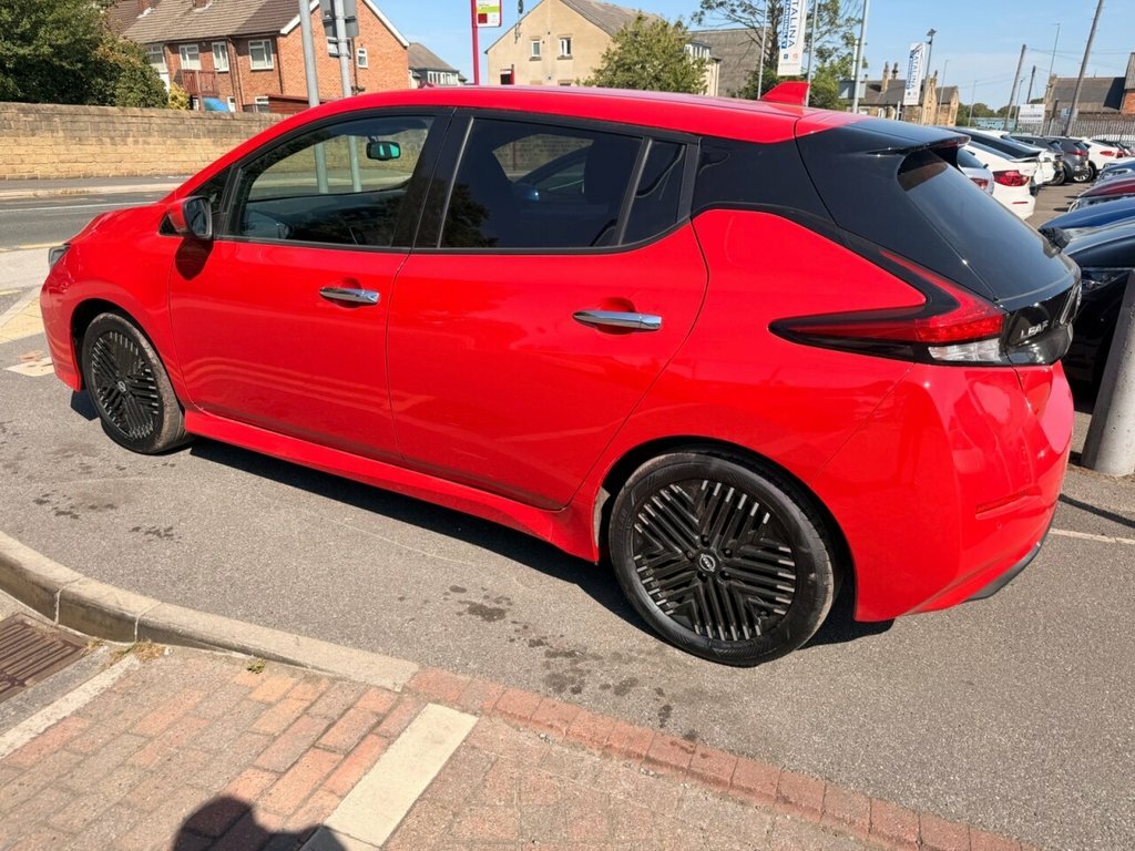 Nissan Leaf Hatchback Red #6