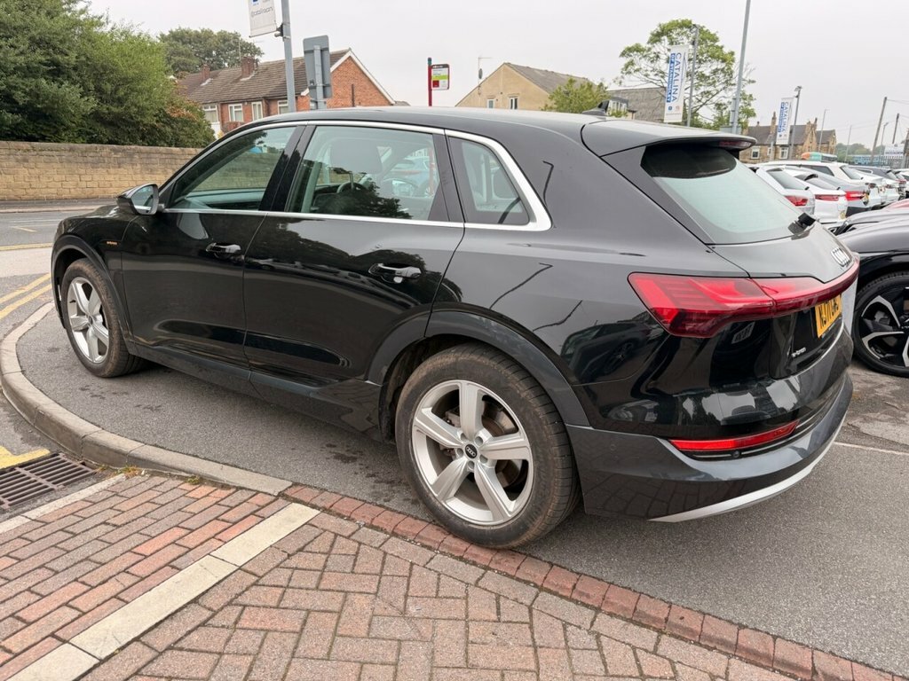 Audi E-tron Suv NJ71GWC Black #5